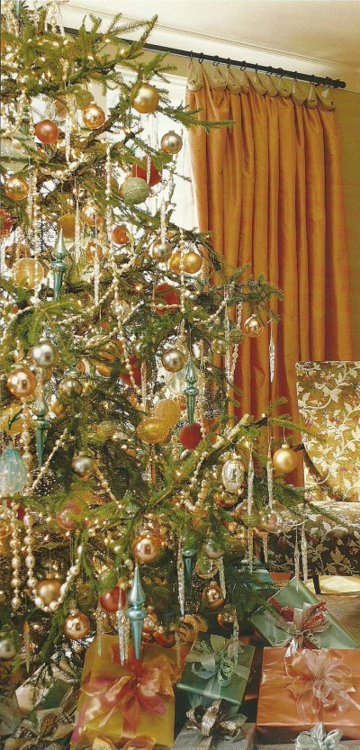 alternative Christmas colors orange and turquoise tree